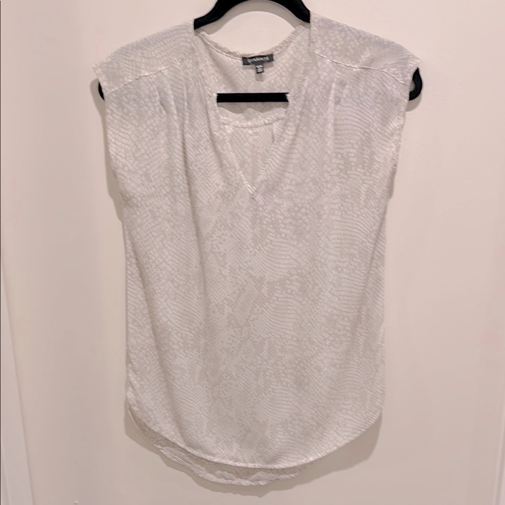 Express Beige Neutral Snake Print short sleeve Blouse
100% nylon